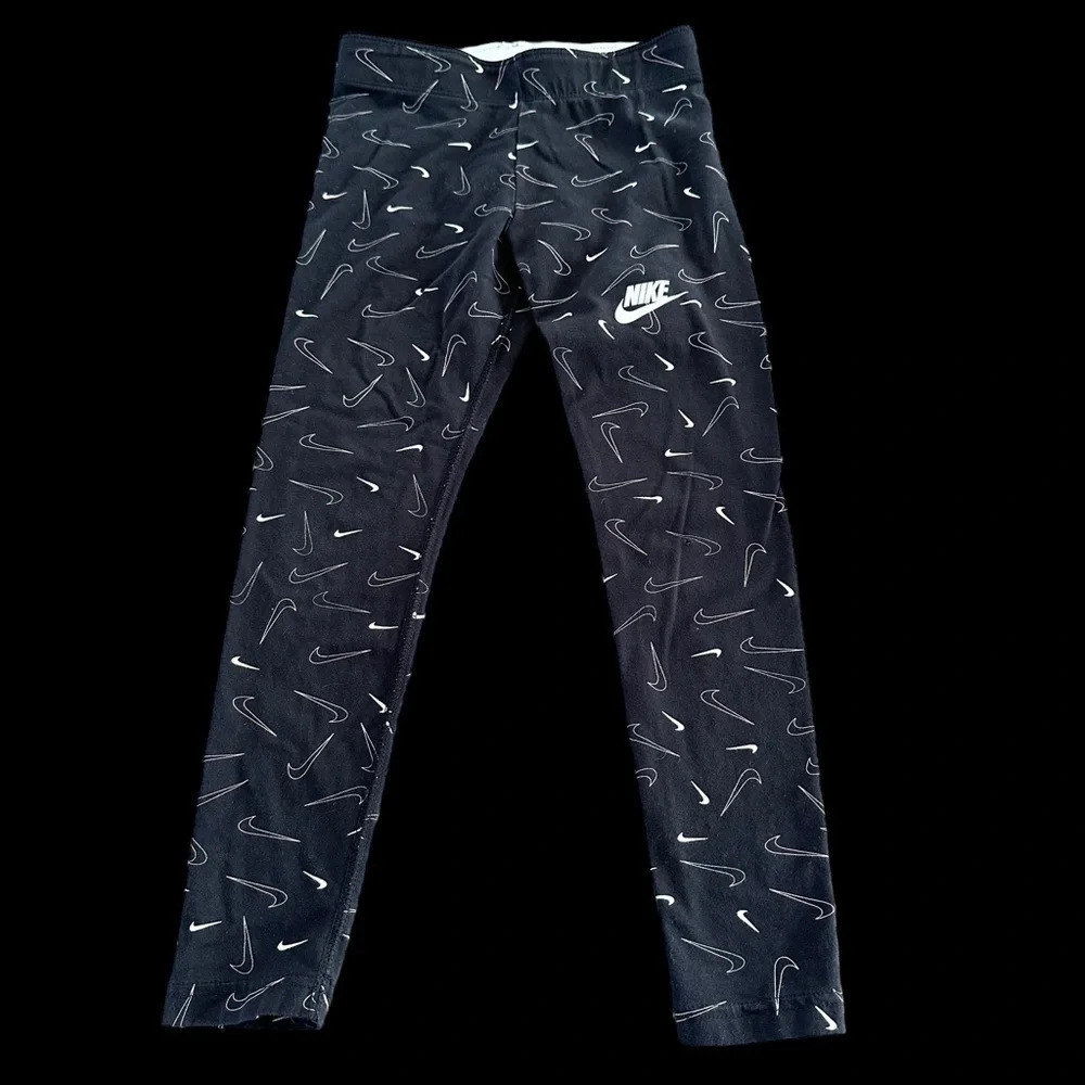 Play Condition‎ Nike Sportswear Girls Small Black Logo Leggings Pants Knit